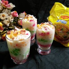 A picture of Maggi Rainbow Faluda.