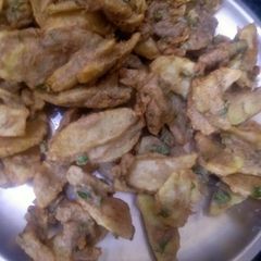 A picture of Kuttu ki pakodi.