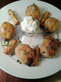 A picture of Sausage in the Middle Roasted Potatos with Roasted Middles.