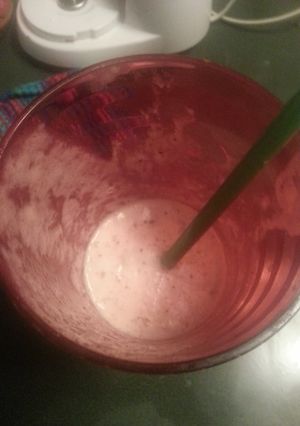 A picture of Peanut Butter/Banana/Chocolate Chip Smoothie.