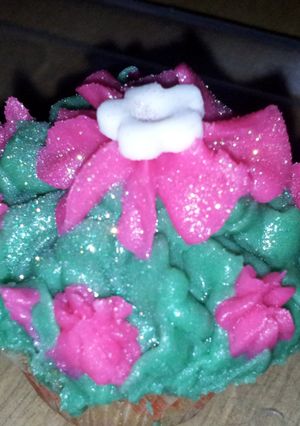 A picture of Almond Easter Cupcakes.