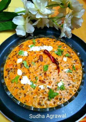 दाल मखनी (Dal makhani recipe in hindi) रेसिपी मुख्य फोटो