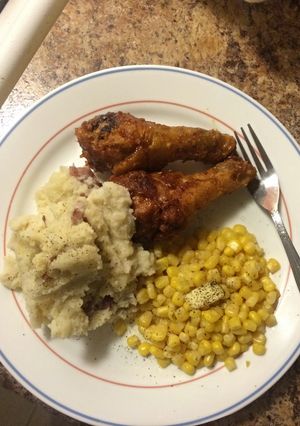 A picture of bbq fried chicken.