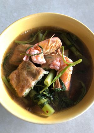 รูปของ แกงส้มผักบุ้งชะอมกุ้ง 🥘🌱🦐🥚 #อาหารไทยง่ายๆ