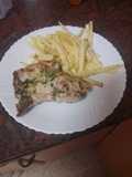 Chuletas de cerdo a la sartén con papas fritas
