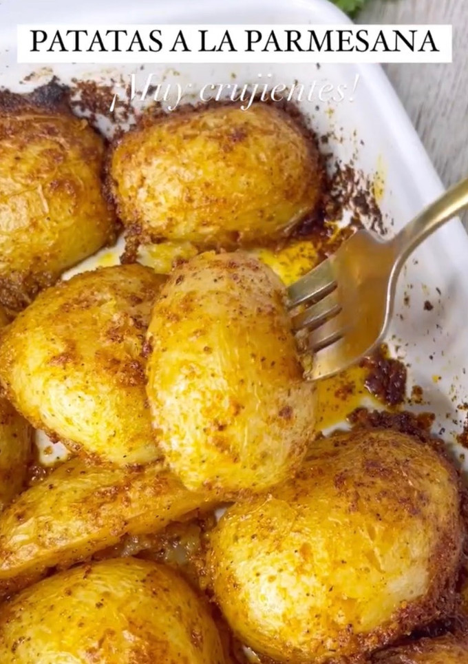Una foto de Patatas a la parmesana