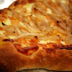 A picture of Sweet & Spicy Onion Pizza.