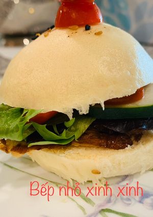 Hình của món Bánh bao kẹp thịt.
