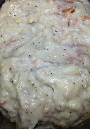 A picture of Cracker Barrell Gravy With A Twist.