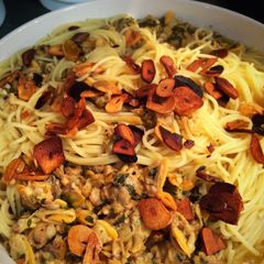 A picture of Clams and Spaghetti.