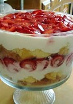 A picture of Strawberry Angel Food Delight.