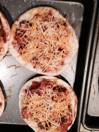 Easy Steps to Make Spicy Grilled Chicken BBQ Mini Pizza the Delicious Makes you drool