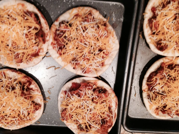Easy Steps to Make Spicy Grilled Chicken BBQ Mini Pizza the Delicious Makes you drool
