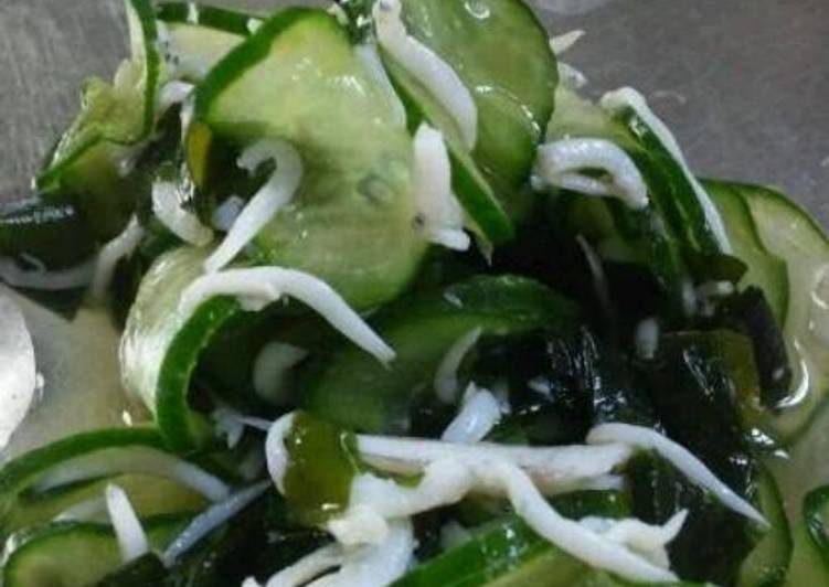 Time-Saving Cucumber, Wakame Seaweed and Shirasu Vinegar Toss