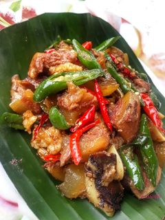 Foto resep Kikil Pedas Manis Cabai Ijo & Tips Menyimpan Kikil
