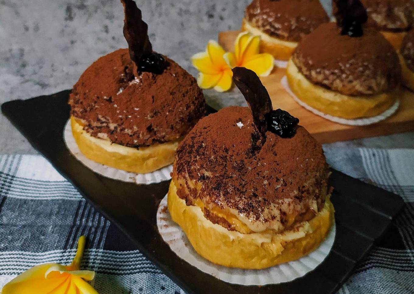 Tiramisu Bun