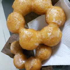 A picture of "Pon-de-Ring" Doughnuts.