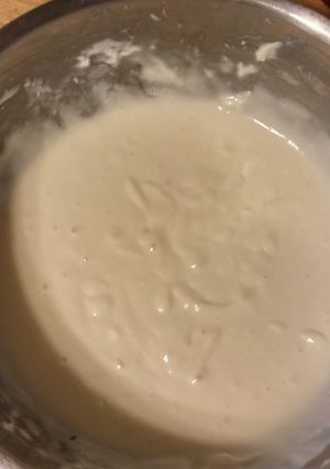A picture of Cream cheese frosting.