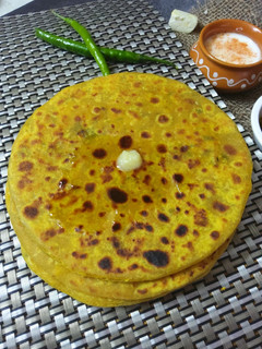 पंजाबी पनीर पराठा(punjabi paneer paratha recipe in hindi) रेसिपी मुख्य फोटो
