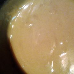 A picture of simple beef gravy.