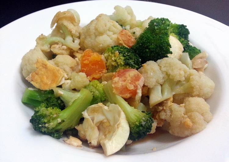 LG CAULIFLOWER WITH SALTED EGG