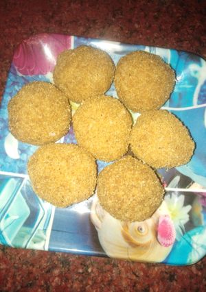 அவல் லட்டு செய்முறை முக்கிய புகைப்படம்