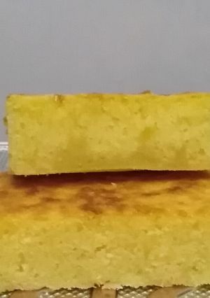 Una foto de Brownie de chocolate blanco