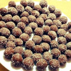 A picture of Vanilla and sweetened condensed milk pellets.