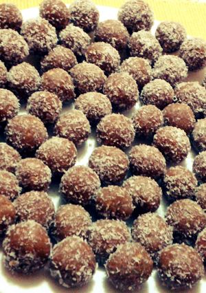 A picture of Vanilla and sweetened condensed milk pellets.