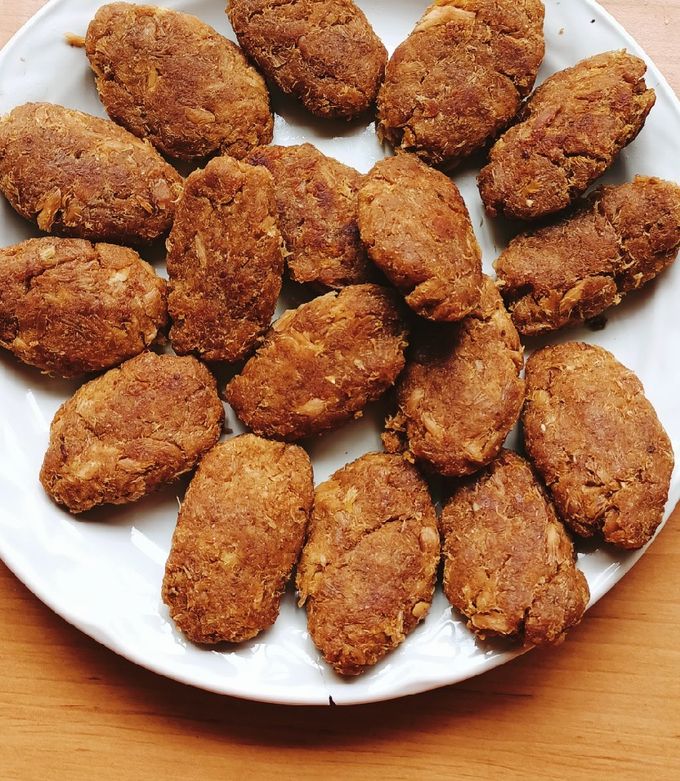 Una foto de Croketas de atún con tres ingredientes 😊 muy fáciles