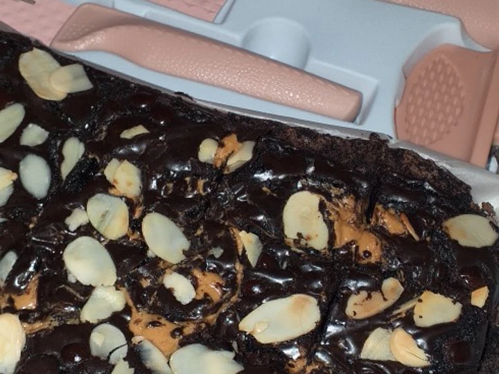 Cara Mudah Menyiapkan Resep Brownies panggang selai kacang yang  Bikin Ketagihan Anti Ribet, Uenak Banget