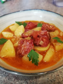 Una foto de Guiso de patata con costilla adobada