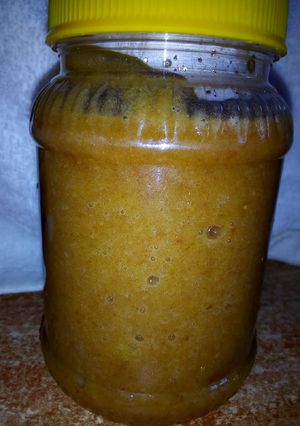 A picture of Dates paste.
