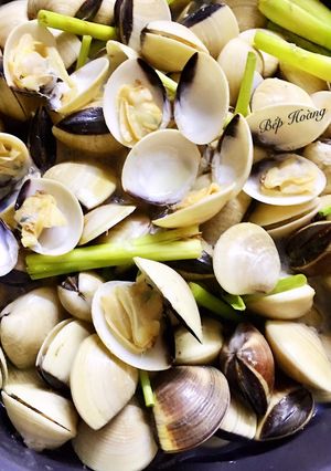 Hình của món Nghêu Hấp Sả.