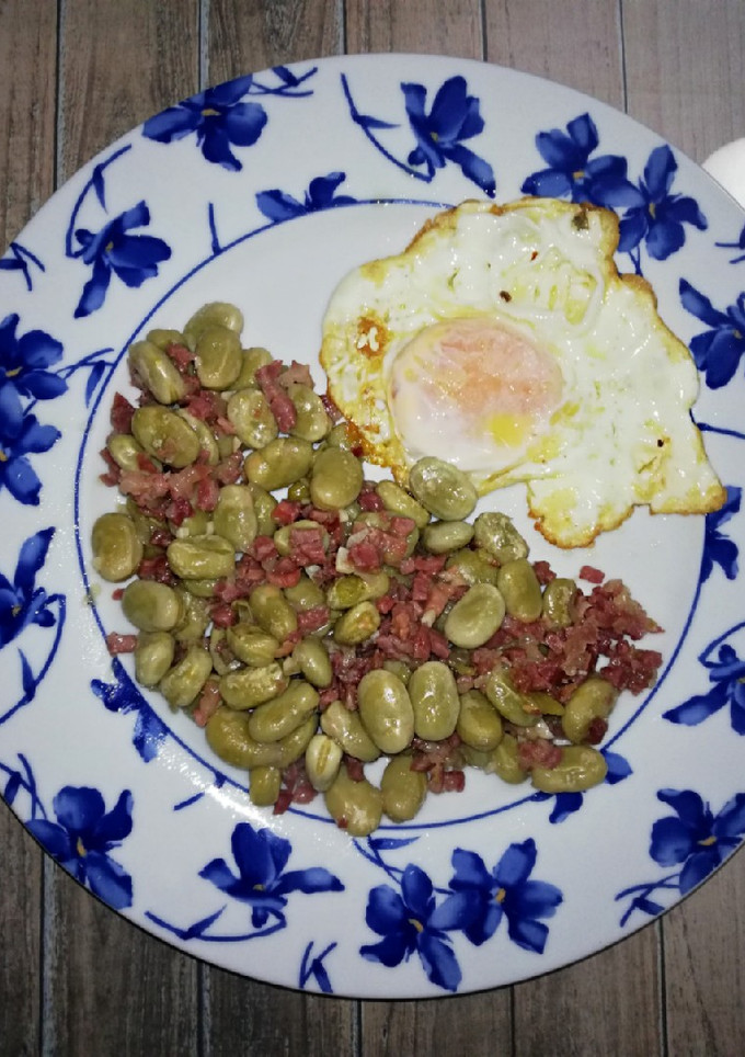 Una foto de Habas con jamón