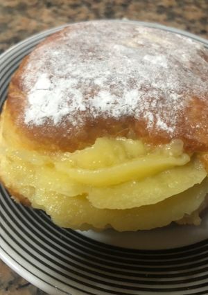 Una foto de Bombas Rellenas Clásicas