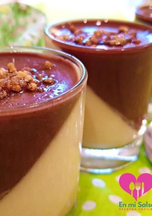 Una foto de Panna Cotta de Vainilla y Chocolate