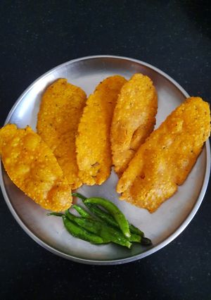 A picture of Fafda.