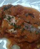 Salmón en salsa de pimiento seco curtido en aceite