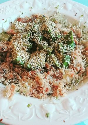 A picture of Delicious Alfalfa Salad.