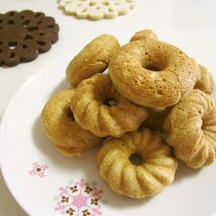 A picture of Baked Whole Wheat and Okara Maple Donuts.