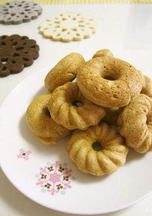 A picture of Baked Whole Wheat and Okara Maple Donuts.