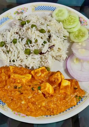 A picture of Panner butter masala.