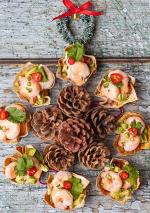 A picture of Crispy wonton prawns cocktail basket 🧺🎄.