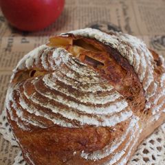 A picture of Apple & Walnut Pain de Campagne.