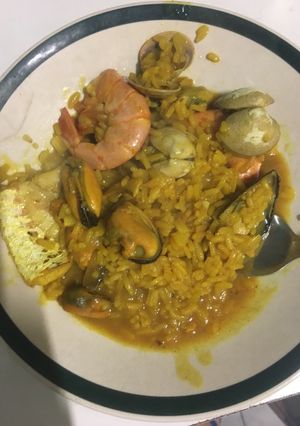 Una foto de Paella de calamares