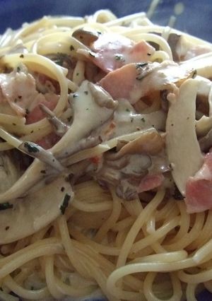 A picture of Mushroom Sour Cream Spaghetti.