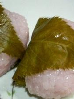 A picture of Easy! Microwavable Sakura Mochi (With Glutinous Mochi Rice).