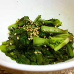 A picture of Parboiled Chrysanthemum Greens with Umeboshi Kombu Tea.