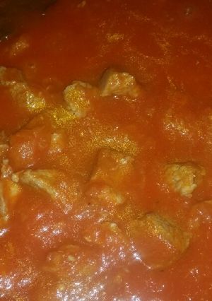 Una foto de Carne con tomate